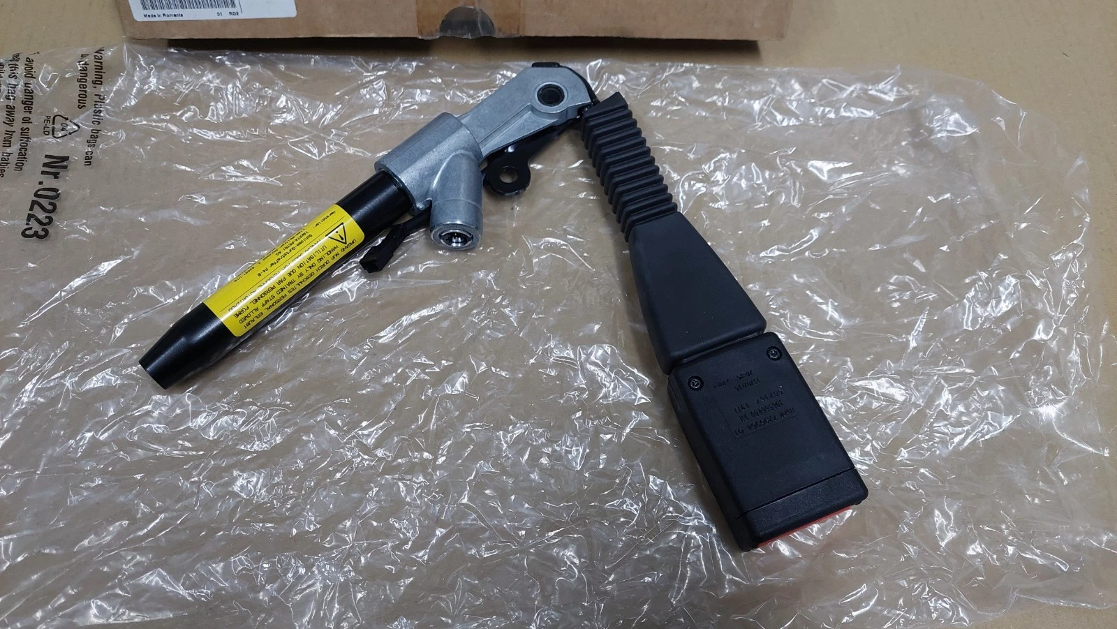 BMW X5 E70 X6 E71 seat belt lock with tensioner right 72117295964 genuine @NEW@ - Image 3