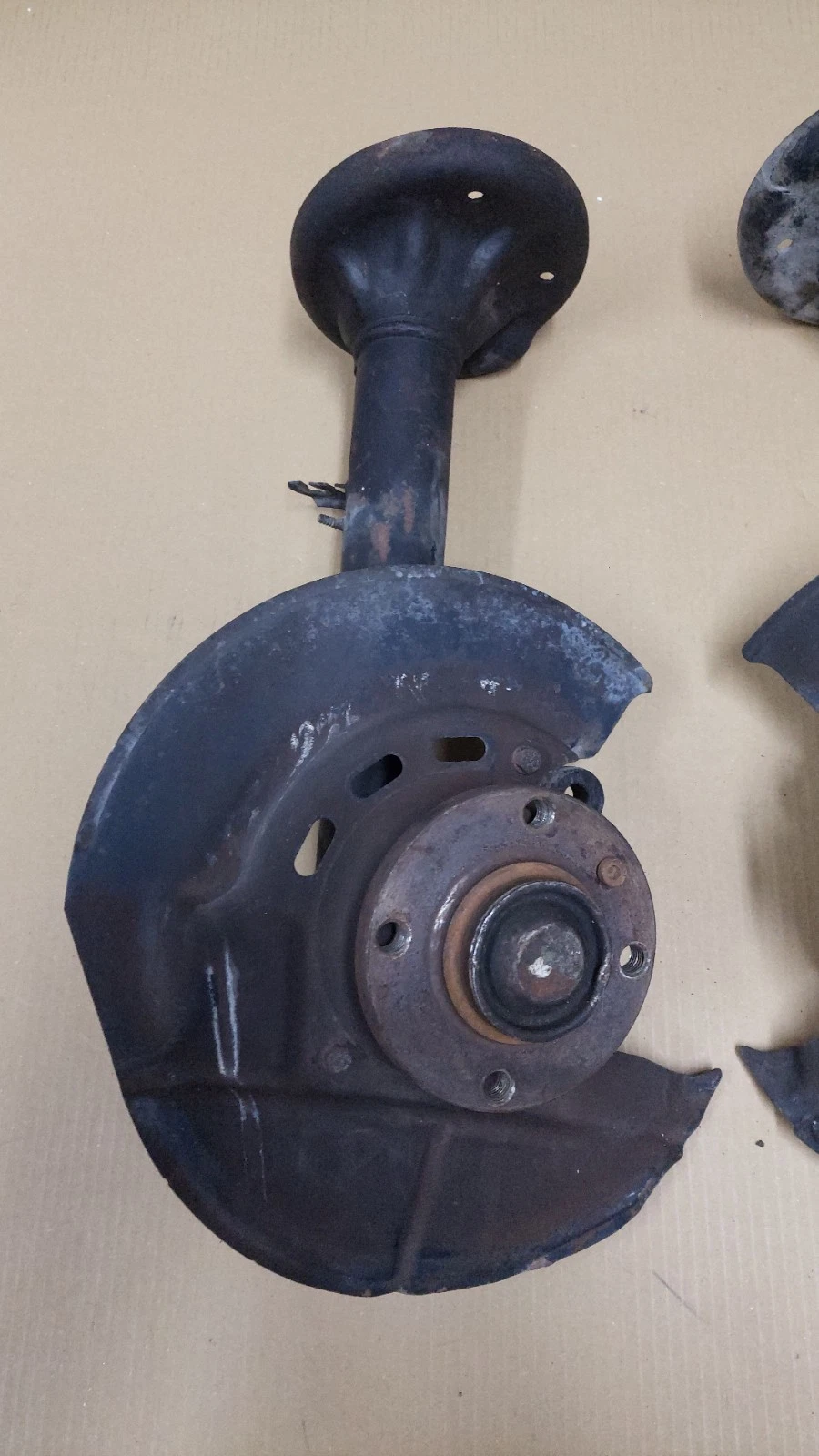 BMW E30 front strut housing set L&R 31311127315 31311127316 with ABS @ 51mm - Image 5