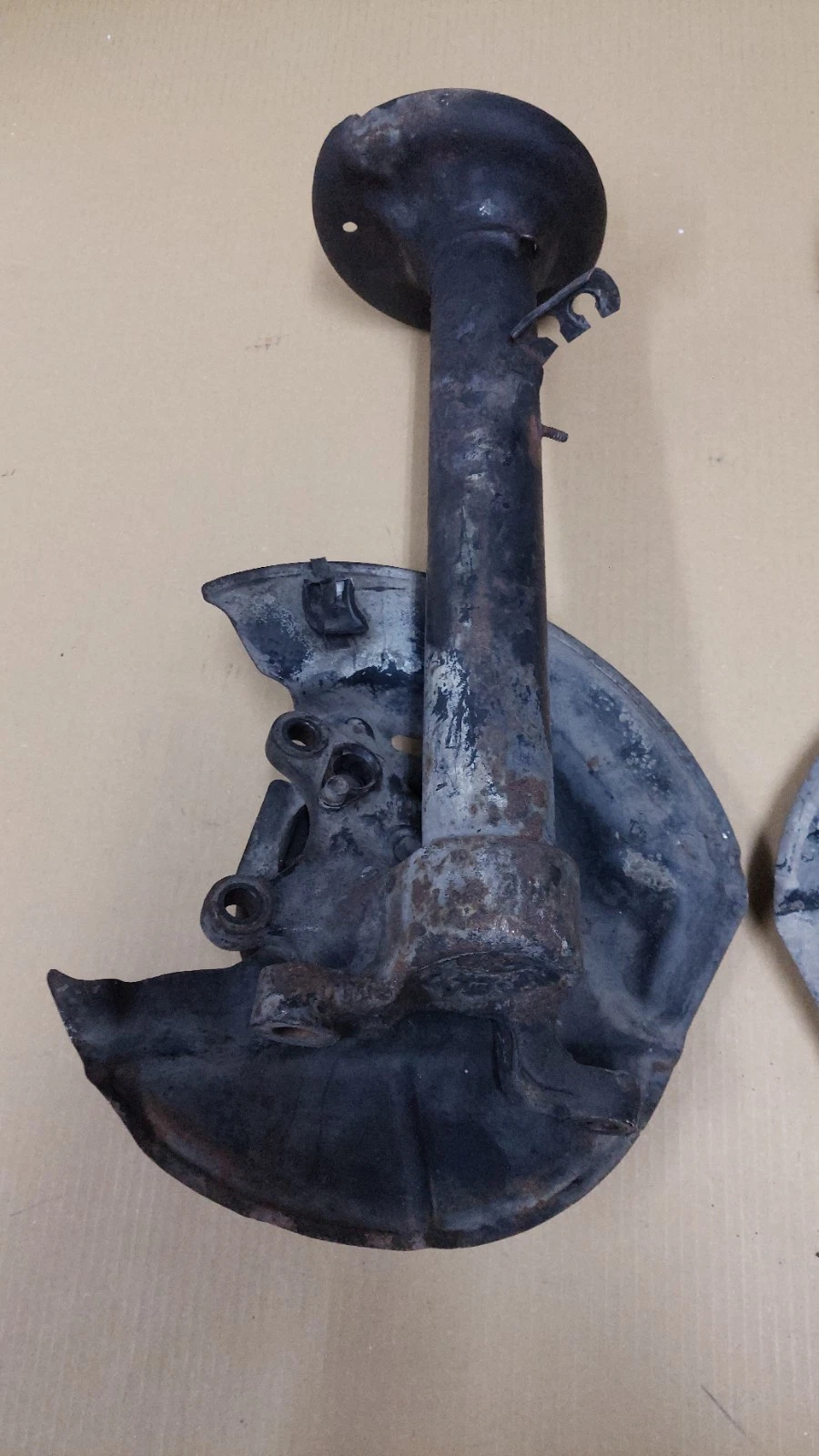 BMW E30 front strut housing set L&R 31311127315 31311127316 with ABS @ 51mm - Image 6