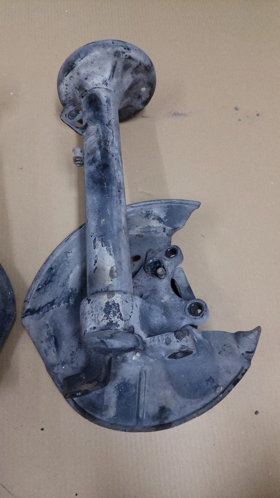 BMW E30 front strut housing set L&R 31311127315 31311127316 with ABS @ 51mm - Image 7